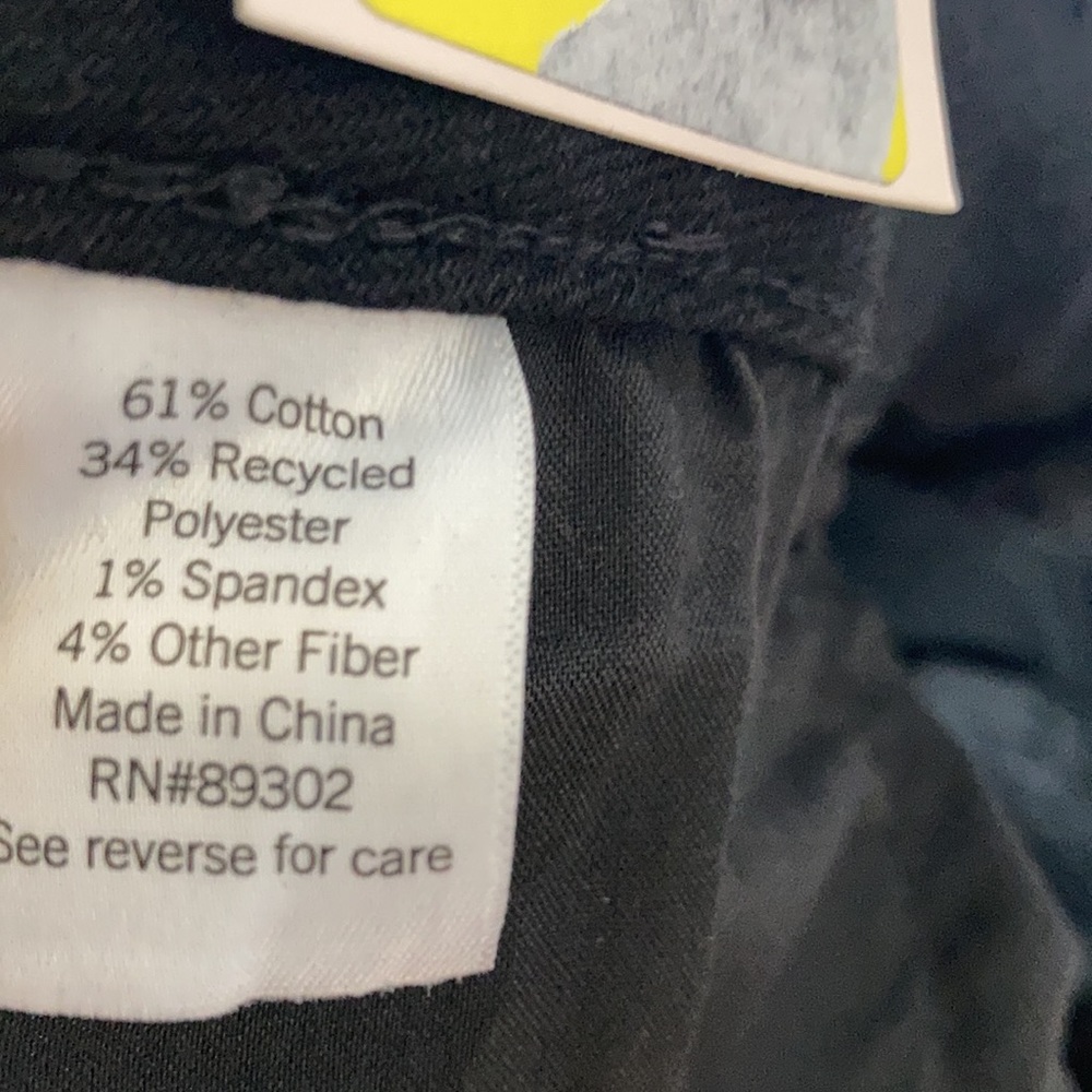 So cuffed black jean shortie short with stretch size 22 jr plus / 40W - Picture 10 of 13